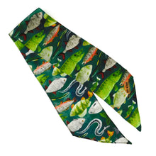 Load image into Gallery viewer, Flumens Freshwater Fish Print Silk Skinny Minnie