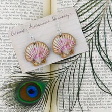 Load image into Gallery viewer, Conchae Scallop Shell Earrings